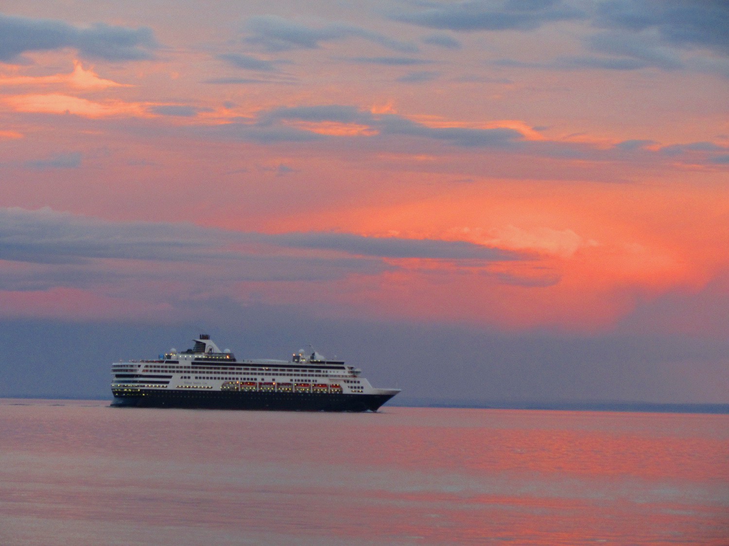 Cruiser is leaving Punta Arenas